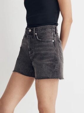 Madewell Relaxed mid length shorts